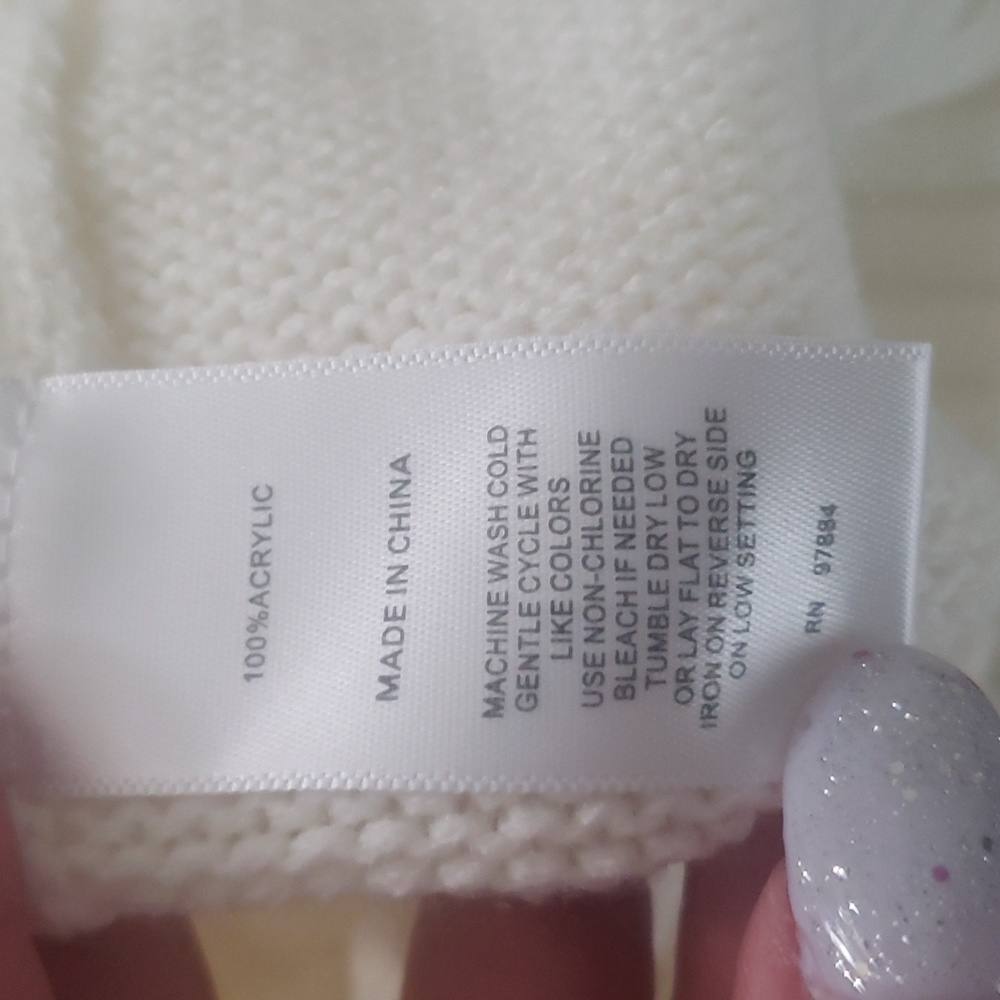 Sweaters - Picture 6 of 6